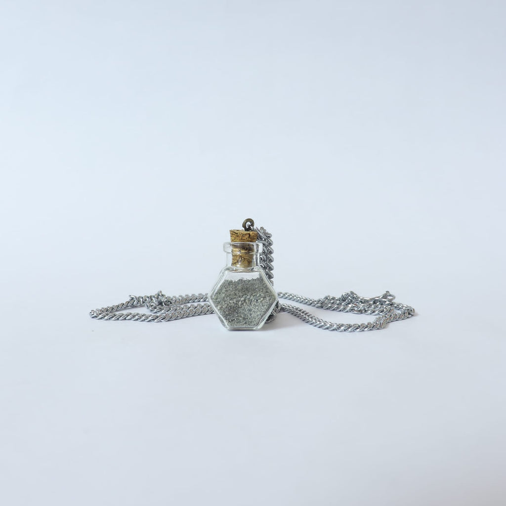 Vinthūl — Sky Dust Pendant