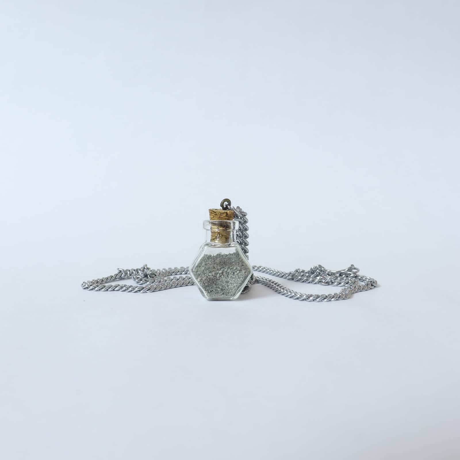 Vinthūl — Sky Dust Pendant