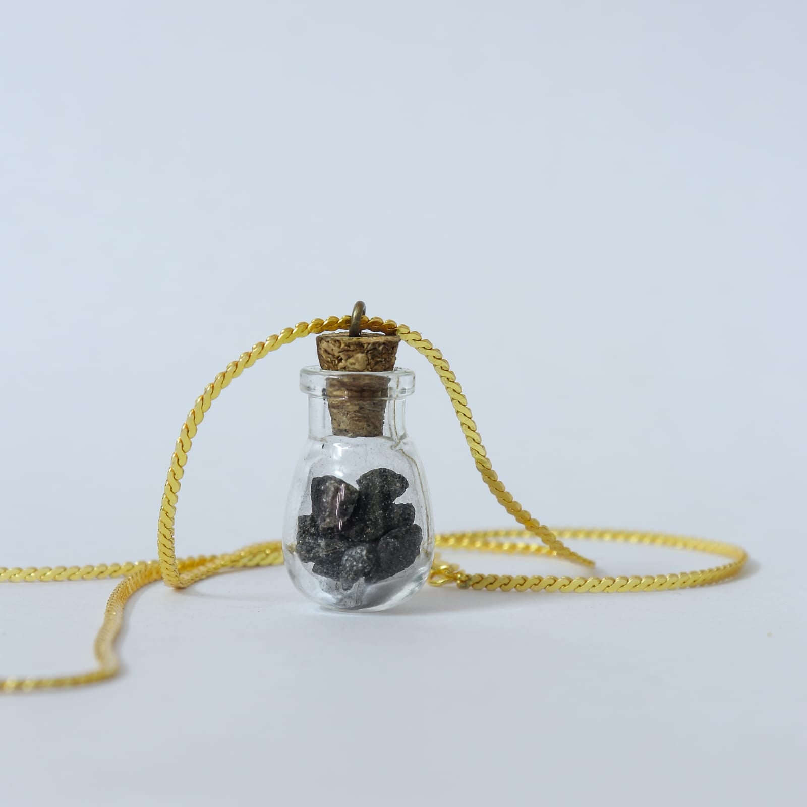 Viṇkal — Celestial Stone Pendant